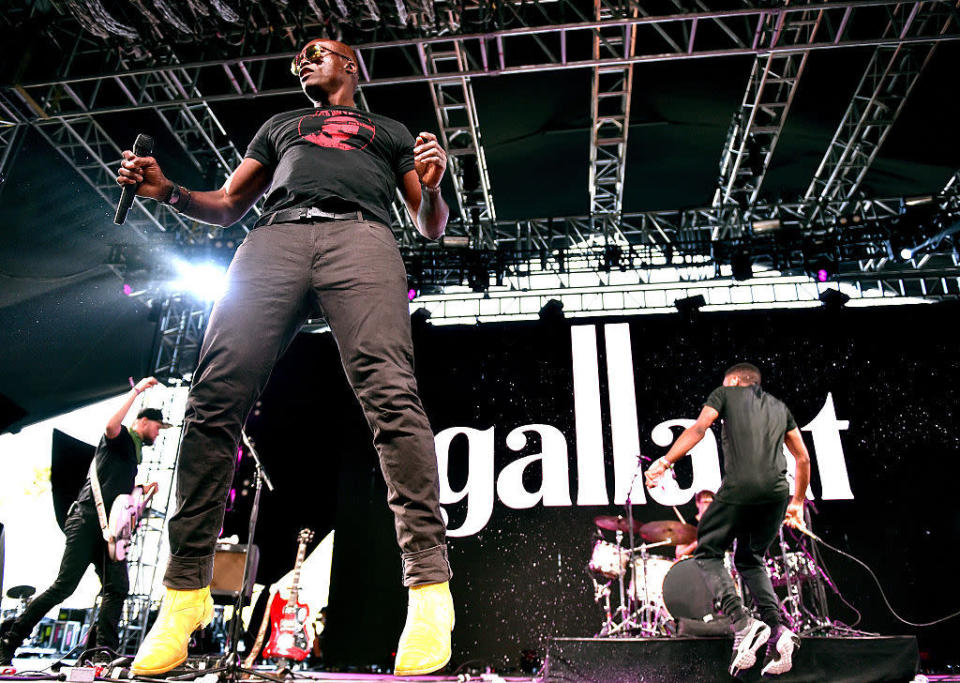 Seal performs with Gallant