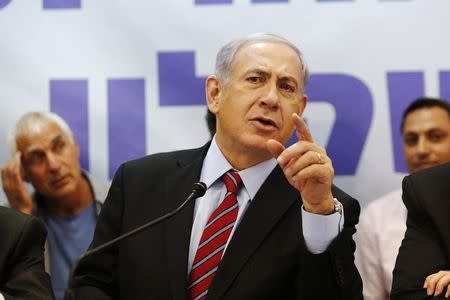 Israel's Prime Minister Benjamin Netanyahu attends a special cabinet meeting at the Ashkelon Shore regional council in Bat Hadar August 31, 2014. REUTERS/Amir Cohen