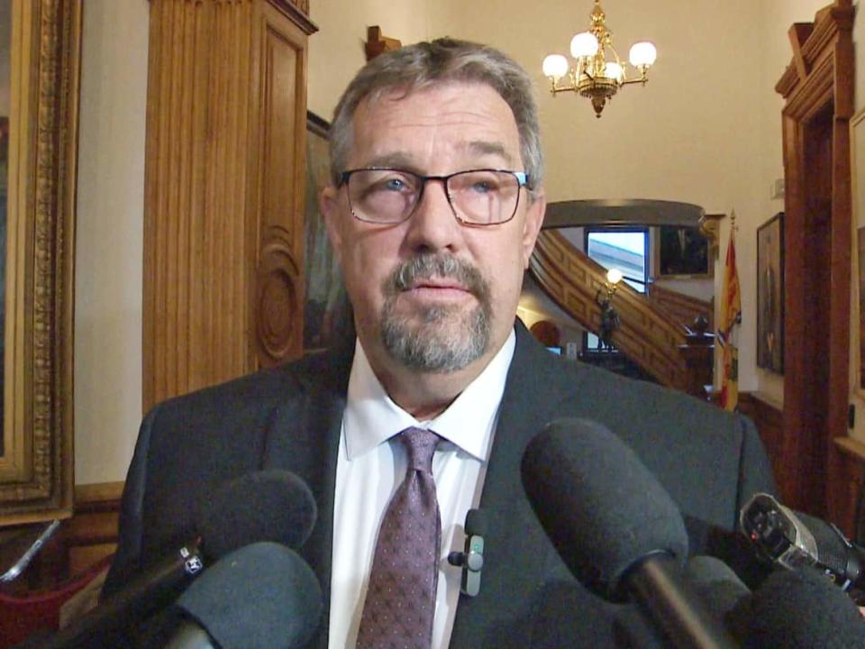 New Brunswick Education Minister Bill Hogan says the province is reviewing the policy's impact on non-transgender students' comfort. He did not say how he plans to address that concern, but said no LGBTQ rights are threatened. (Radio-Canada - image credit)