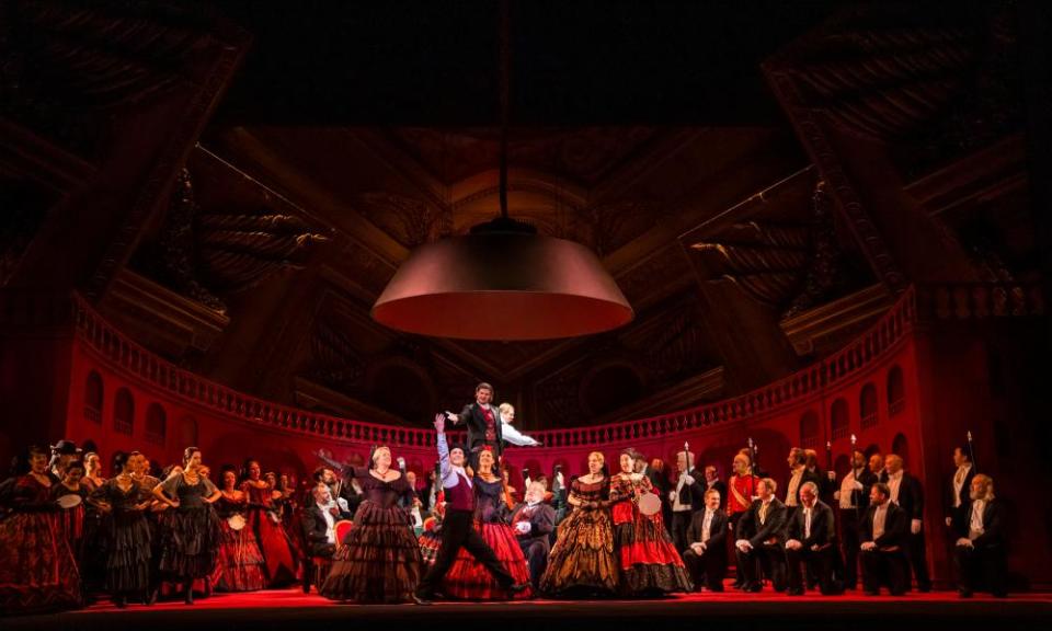 Stylish passion... La Traviata at the Royal Opera House