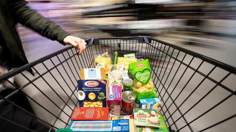 Beim Einkaufen wollen die Verbraucher in Deutschland nicht nur billig einkaufen, sondern beim Shoppen auch noch Zeit sparen. Foto: Fabian Sommer