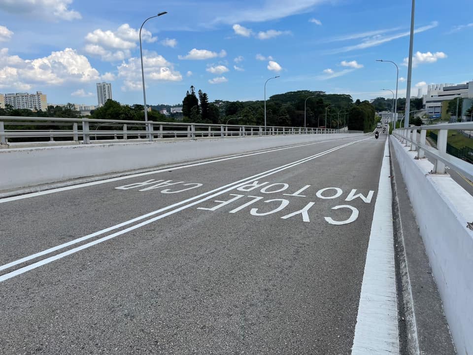 The two lanes on the viaduct leading into Woodlands Checkpoint have been demarcated with continuous double white lines, according to ICA on Tuesday 