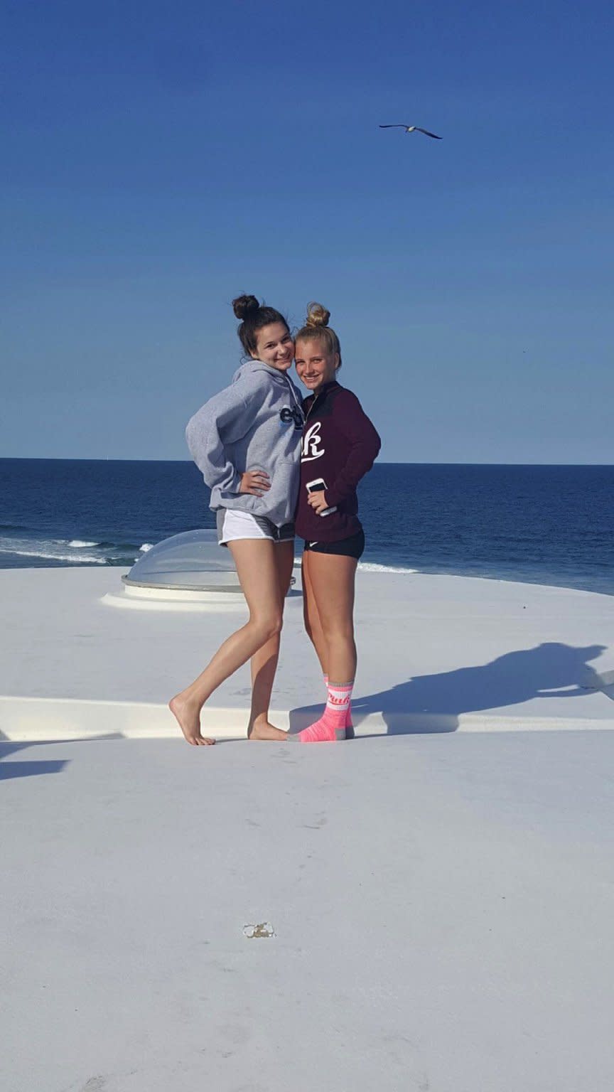 The O’Donnells are with friends on their trip. Here’s Vivienne and a bunned bestie getting photobombed by a seagull. Rosie captioned this, “VACATION!!!!” (Photo: Twitter)