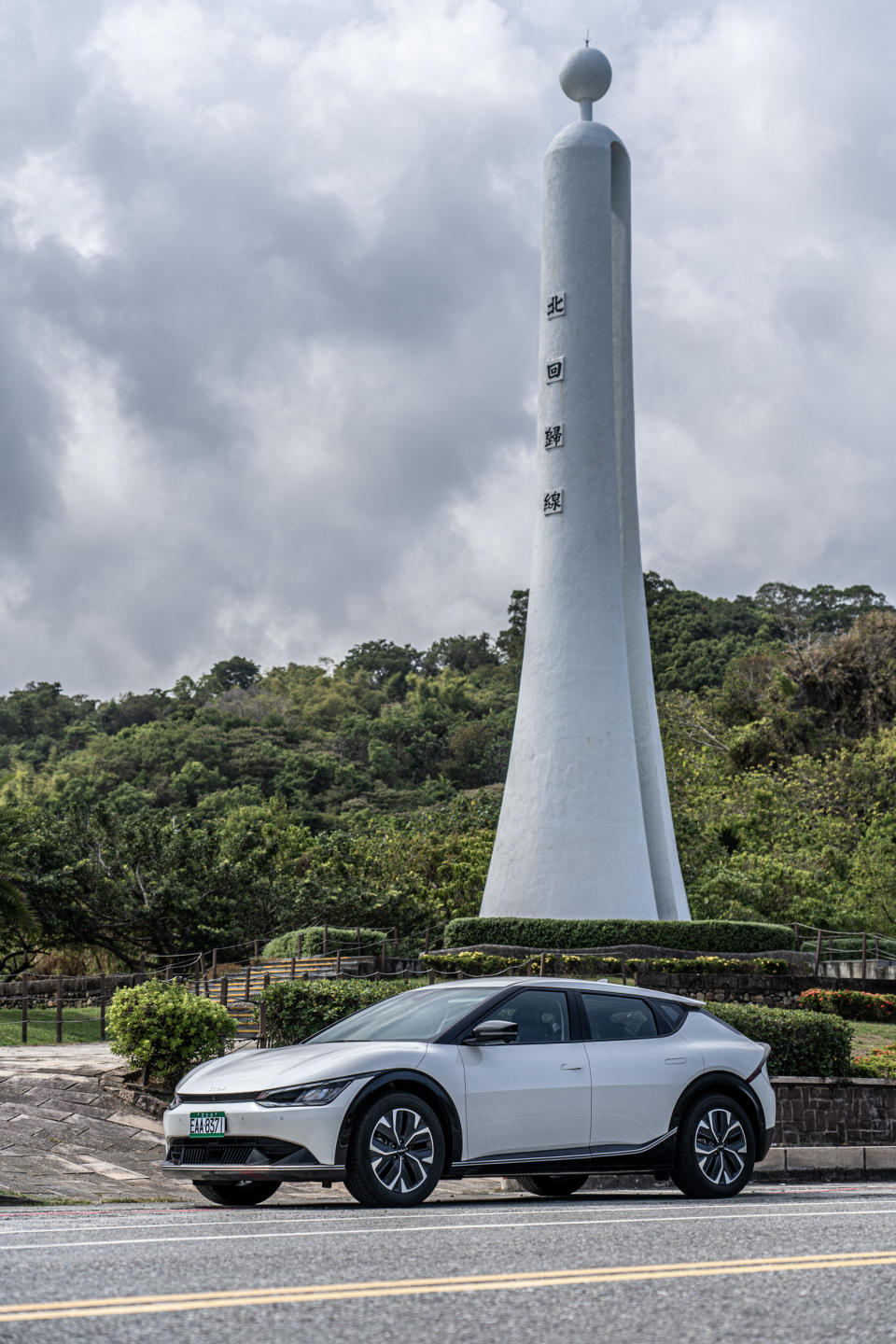 以 EV6 增程版來看，上達 560 km 的表定續航里程，已經可以說是目前電動車工業的技術高峰。