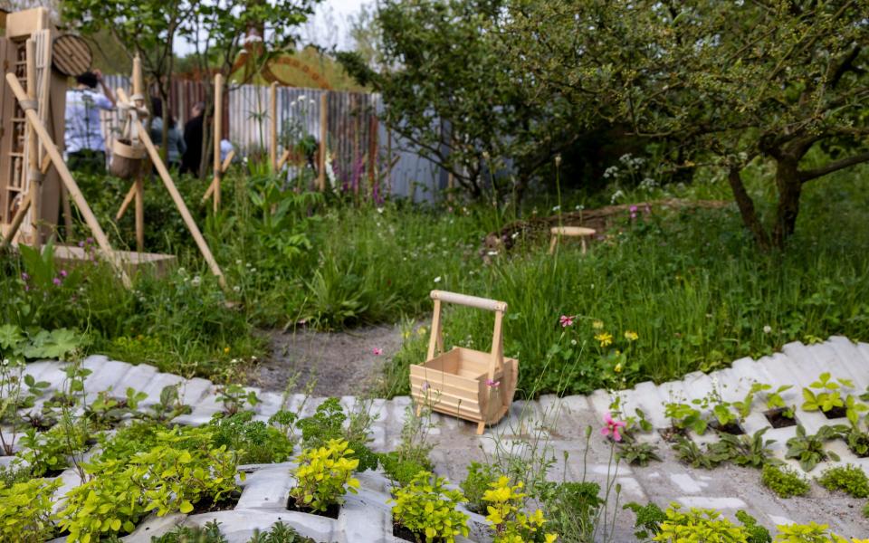 chelsea flower show review - Heathcliff O'Malley