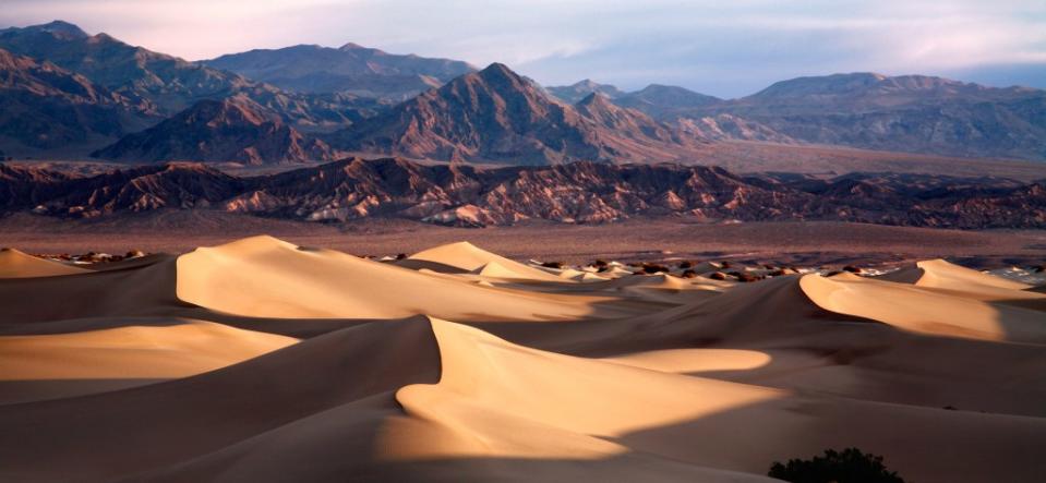 Eerie and extreme, Scorpios will identify with the strange beauty of Death Valley. Jamie Boggess – stock.adobe.com