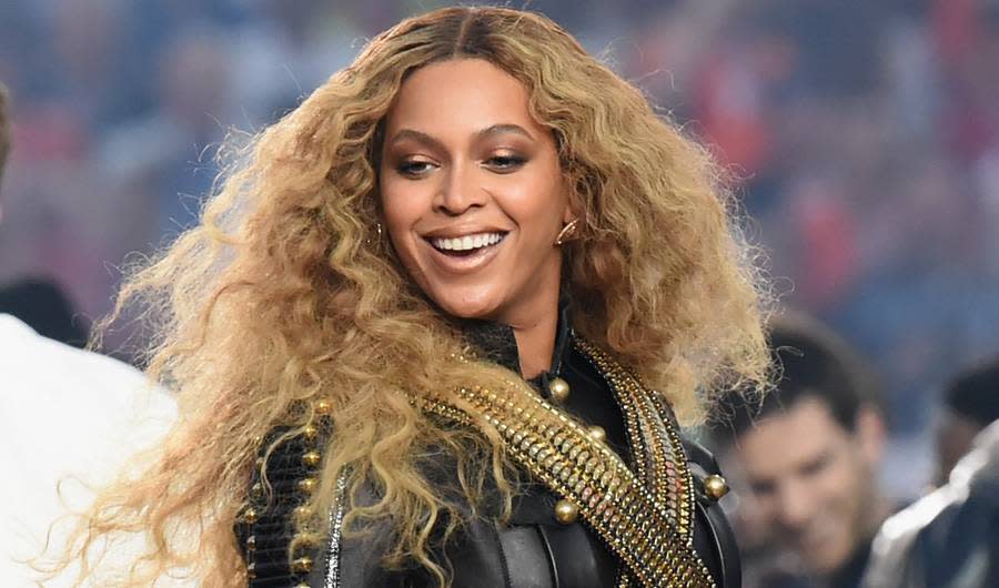 This Is What It Looks Like When Beyoncé Sends You a Handwritten Thank You Card