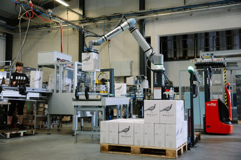 Universal Robots just added 5 kg (11 lb.) payload capacity to both their UR20 and UR30 cobot models (Photo: Business Wire)