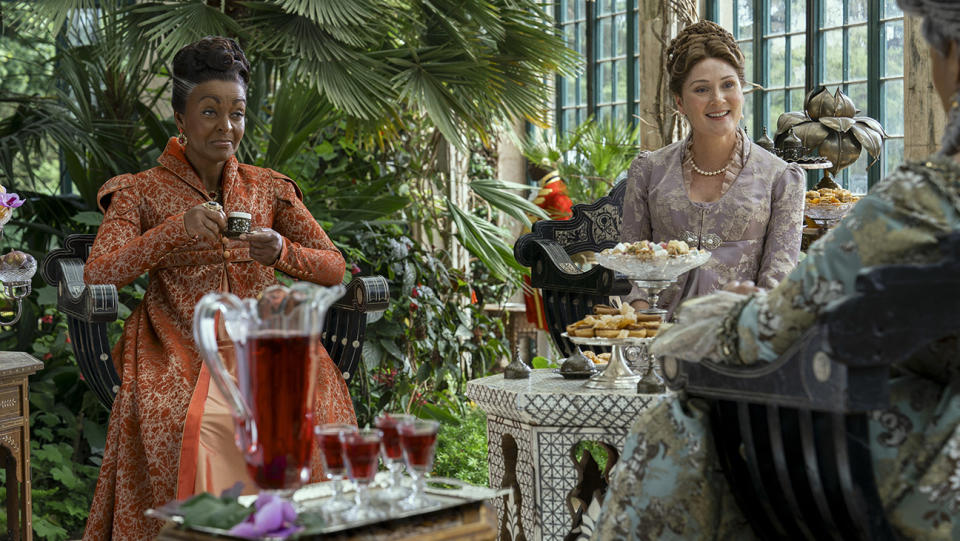 Queen Charlotte: A Bridgerton Story. (L to R) Adjoa Andoh as Lady Agatha Danbury, Ruth Gemmell as Lady Violet Bridgerton in episode 102 of Queen Charlotte: A Bridgerton Story.