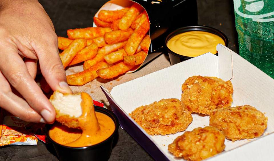 Taco Bell’s crispy chicken nuggets will be tested at Houston-area locations for a limited time.