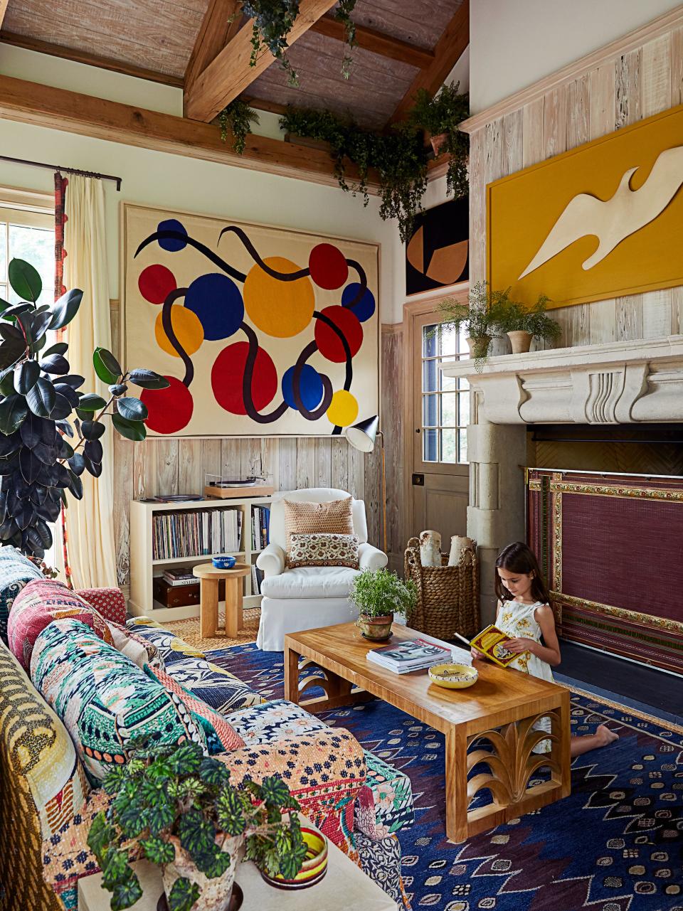 Calder’s 1971 tapestry Les Vers Noirs, a work by Alberto Burri, and a bas-relief albatross by Alberto Giacometti hang in the barn.