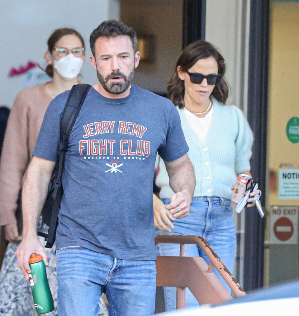 Ben Affleck y su ex, Jennifer Garner, salieron junto a sus hijos