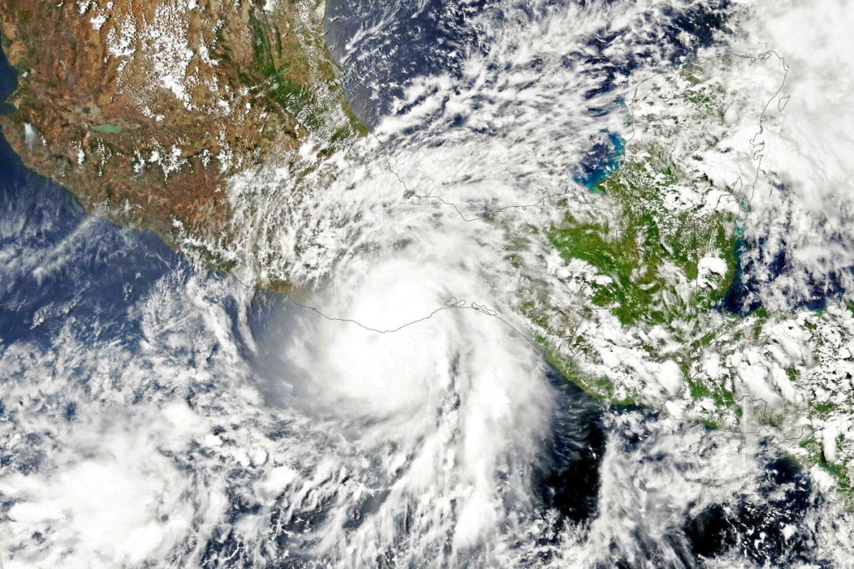 En mai 2022, l'ouragan Agathe frappe le Mexique, au cours d'une phase La Niña qui dura de 2020 à 2023.  - Credit:NASA Earth Observatory/Cover Images/SIPA / SIPA / NASA Earth Observatory/Cover Ima