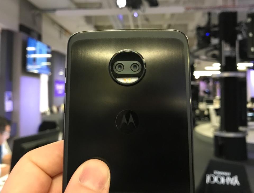 Motorola equipped the Z2 Force with a dual-lens camera.