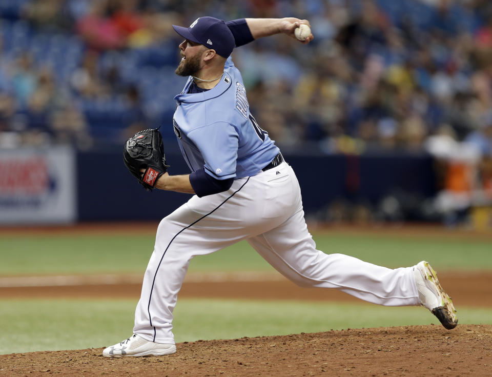 Free agent reliever Tommy Hunter landed a two-year deal with the Phillies. (AP)