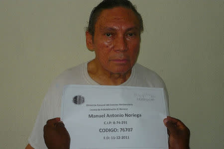 FILE PHOTO: Manuel Noriega, 77, Panama's former strongman, poses for a photograph in this picture received by Reuters in Panama City December 14, 2011. REUTERS/Panama's Ministry of Government and Justice/Handout/File Photo