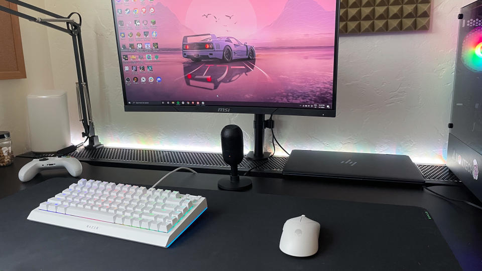 Razer Seiren V3 Mini in action