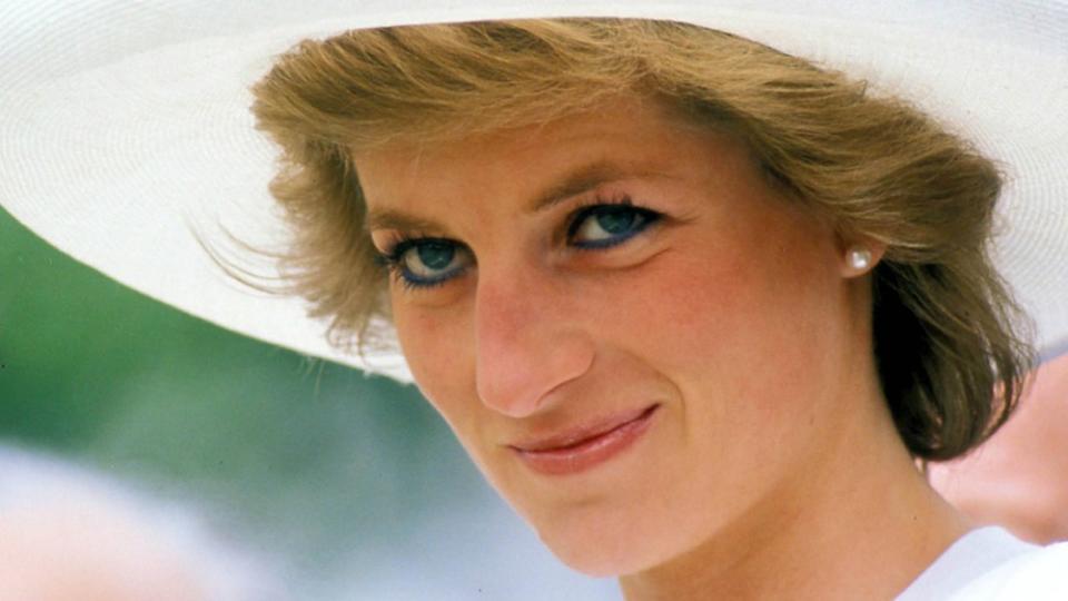 Am 31. August 1997 steht die Welt still: Prinzessin Diana stirbt mit 36 Jahren bei einem tragischen Autounfall. 20 Jahre später ist die Königin der Herzen immer noch unvergessen. Zahlreiche TV-Dokus erinnern an die einst meistfotografierte Frau der Welt. Auch ihre Söhne Prinz William und Prinz Harry melden sich zu Wort.