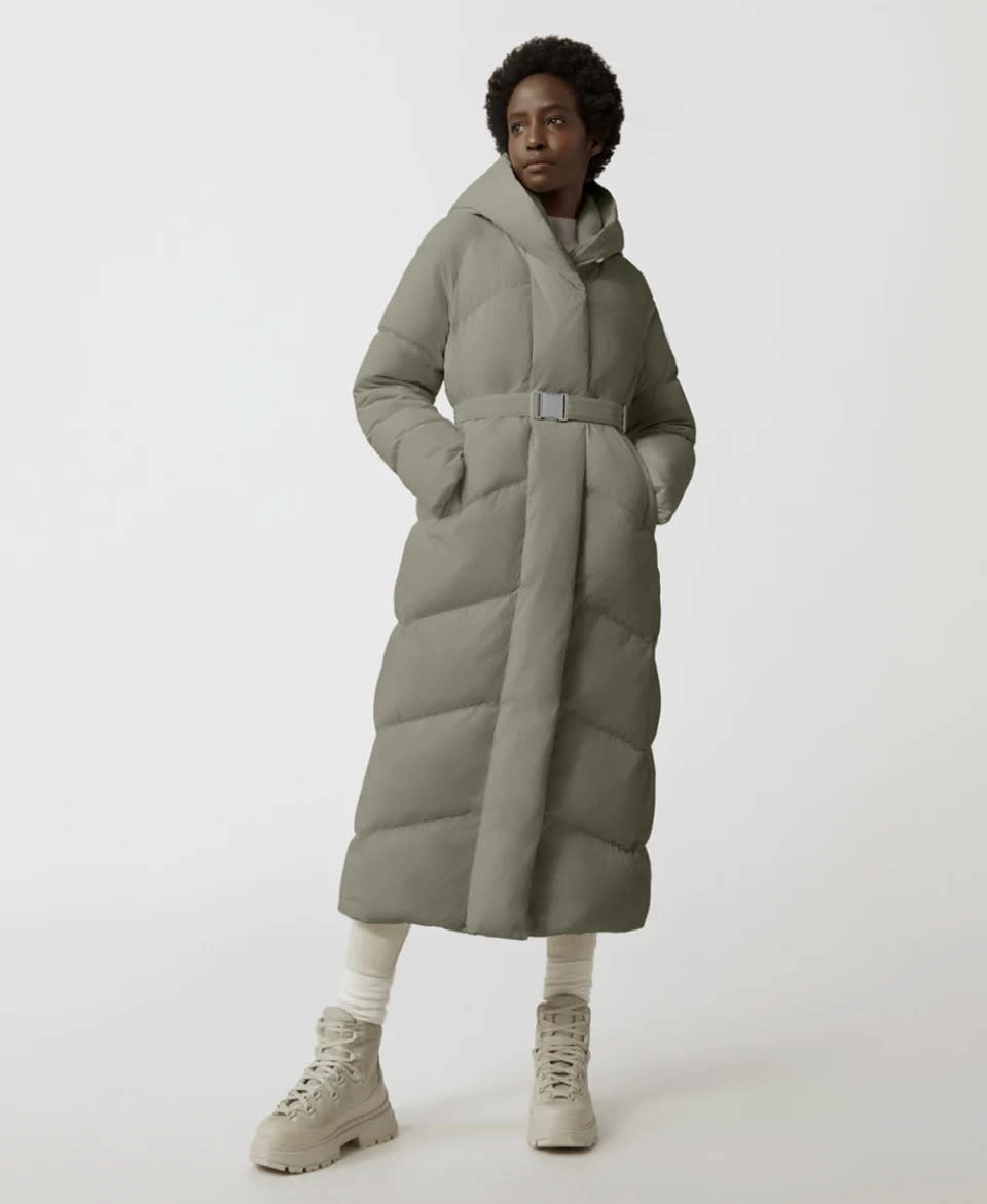 Parka Marlow de color artemisa (Foto vía Canada Goose)