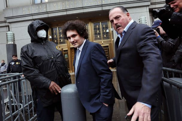 PHOTO: NEW YORK, NEW YORK - FEBRUARY 16: FTX Founder Sam Bankman-Fried exits a Manhattan Federal Court for a court appearance on February 16, 2023 in New York City. (Spencer Platt/Getty Images)