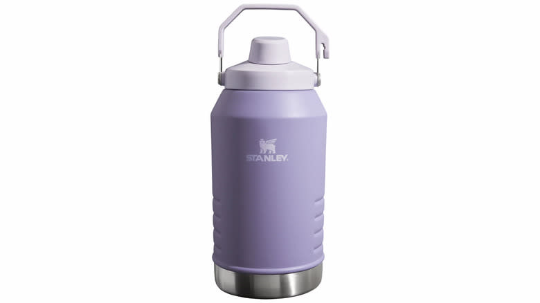 Stanley IceFlow Jug With Fast Flow Lid in lavendar