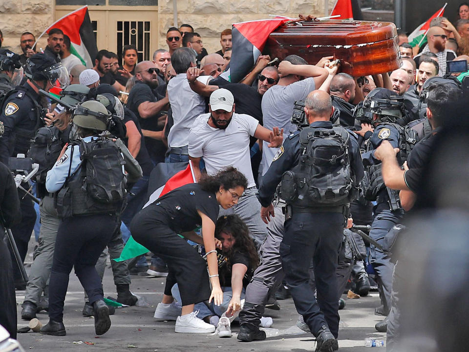 Israeli security forces confront Palestinian mourners (Ahmad Gharabli / AFP - Getty Images)