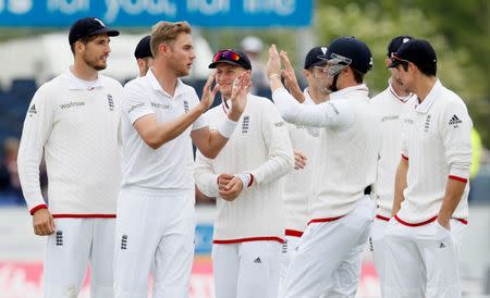 Britain Cricket - England v Sri Lanka - Second Test - Emirates Durham ICG - 29/5/16 England's Stuart Broad celebrates taking the wicket of Sri Lanka's Sutanga Lakmal Action Images via Reuters / Jason Cairnduff