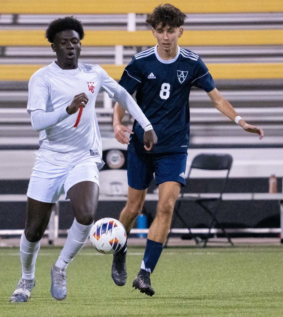 Worthington Christian's Sammy Owusu Sarfo (left)