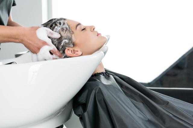 So This Is Why Hairstylists Massage Your Scalp During a Shampoo