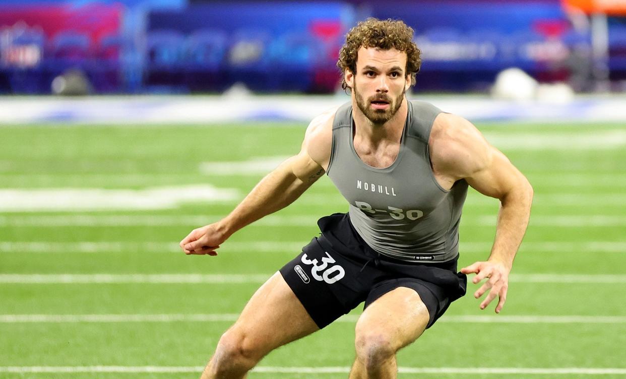 INDIANAPOLIS, INDIANA - FEBRUARY 29: Payton Wilson #LB30 of North Carolina State participates in a drill during the NFL Combine at Lucas Oil Stadium on February 29, 2024 in Indianapolis, Indiana. (Photo by Stacy Revere/Getty Images)