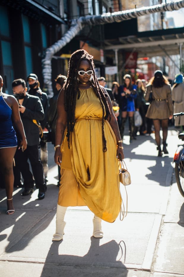 The 294 Best Street Style Looks From Fall 2022 Fashion Month - Yahoo Sports