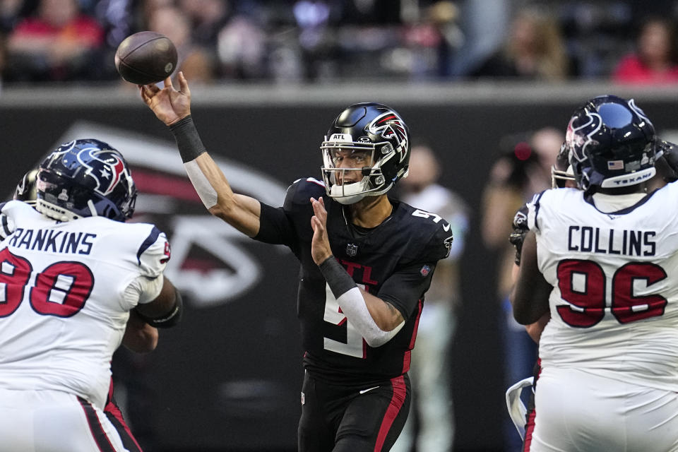 Atlanta Falcons quarterback Desmond Ridder (9) throws the ball in the first half of an NFL football game against the Houston Texans in Atlanta, Sunday, Oct. 8, 2023. (AP Photo/John Bazemore)