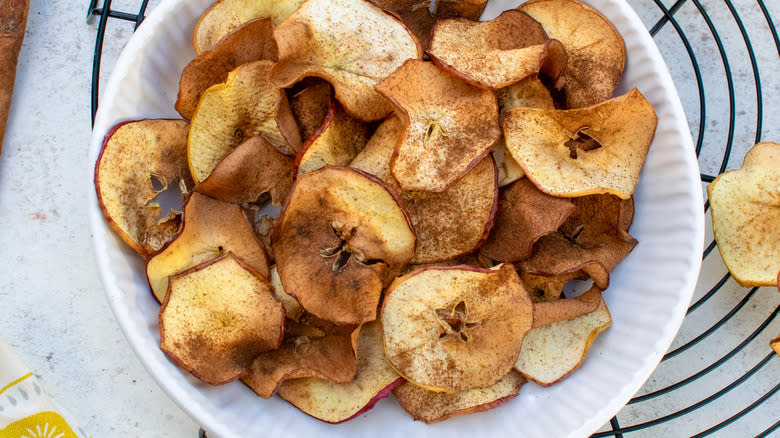 apple chips in a bowl