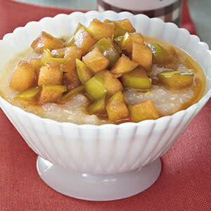 Hot Quinoa Cereal with Maple Syrup Apples