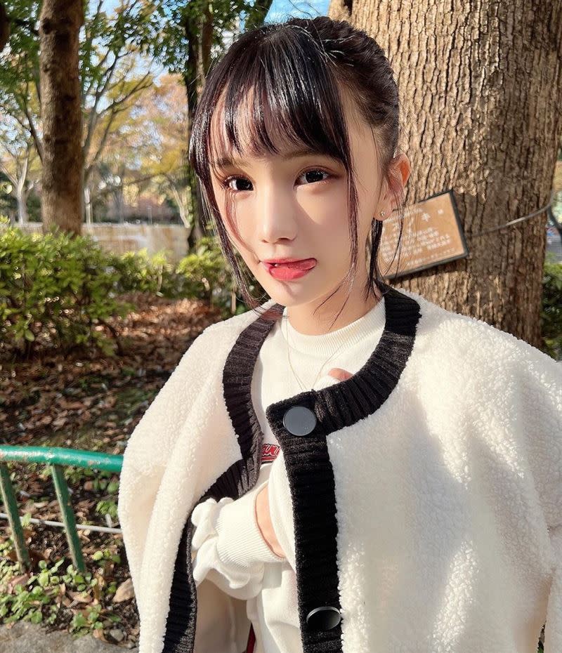 福岡美摩今年29歲，擁有姣好逆齡童顏。（圖／翻攝自Mimolemon IG）