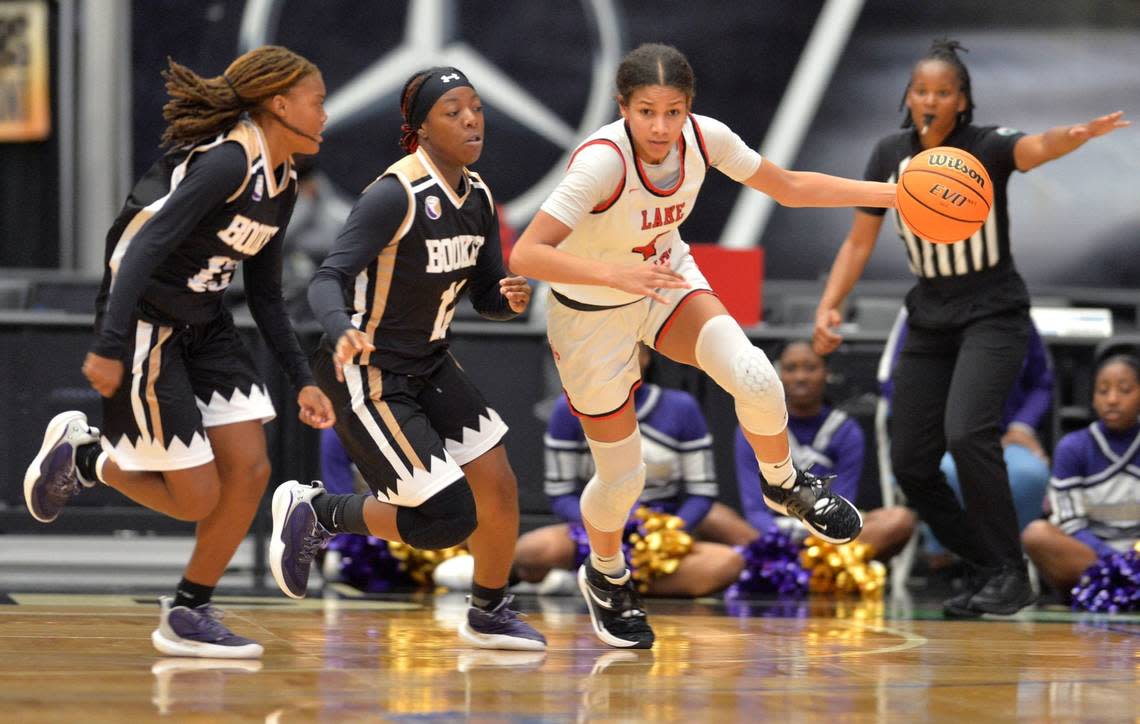 Lexi Blue (4) committed to Virginia Tech last July but flipped her commitment to Kentucky when head coach Kenny Brooks moved from the Hokies to the Wildcats. Mike Lang/USA TODAY NETWORK