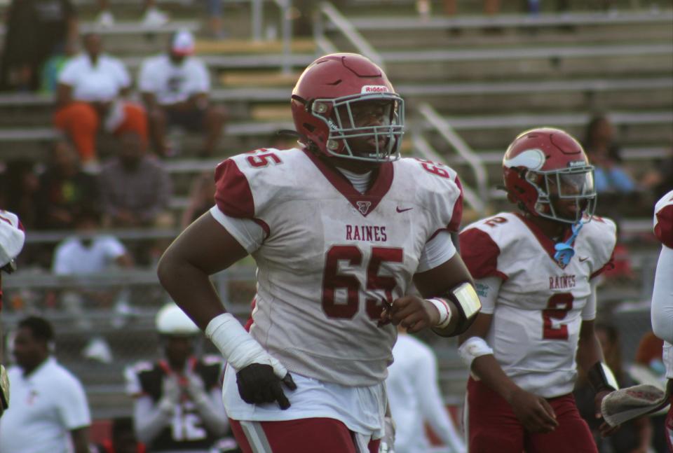Solomon Thomas trots off the field during Raines' spring game versus Terry Parker.