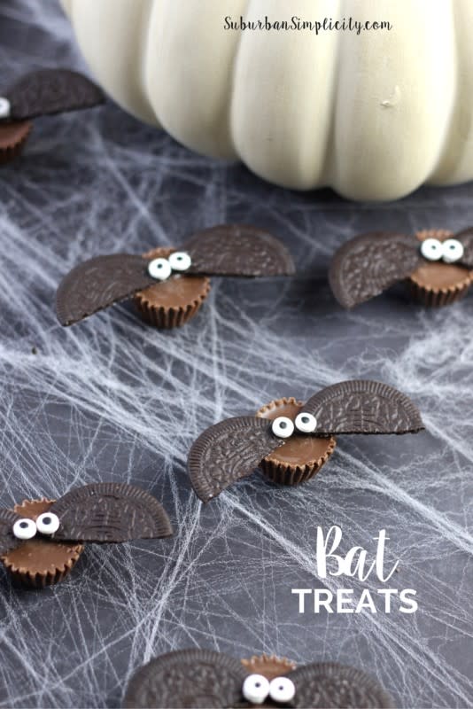 <p>Suburban Simplicity</p><p><strong>Oreos meet mini peanut butter cups in a whimsically spooky mash-up of double chocolatey goodness. </strong></p><p><strong>Get the recipe: <a href="https://www.suburbansimplicity.com/4-ingredient-bat-treats/" rel="nofollow noopener" target="_blank" data-ylk="slk:4-Ingredient Bat Treats;elm:context_link;itc:0;sec:content-canvas" class="link ">4-Ingredient Bat Treats</a></strong></p>