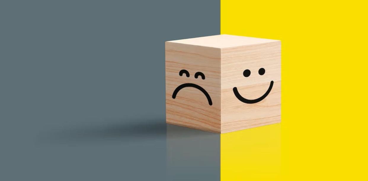 El pesimismo filosófico no es todo pesimismo: se trata de explicar y afrontar los orígenes, la prevalencia y la ubicuidad del sufrimiento. <a href="https://www.shutterstock.com/es/image-illustration/sad-happy-concept-smiley-face-icon-2044818110?irclickid=2lKQ-%3AWwpxyIUuowAszodyBpUkDVe6W5jzEPTc0&irgwc=1&utm_campaign=TinEye&utm_medium=Affiliate&utm_source=77643&utm_term=" rel="nofollow noopener" target="_blank" data-ylk="slk:MedRocky / Shutterstock;elm:context_link;itc:0;sec:content-canvas" class="link ">MedRocky / Shutterstock</a>