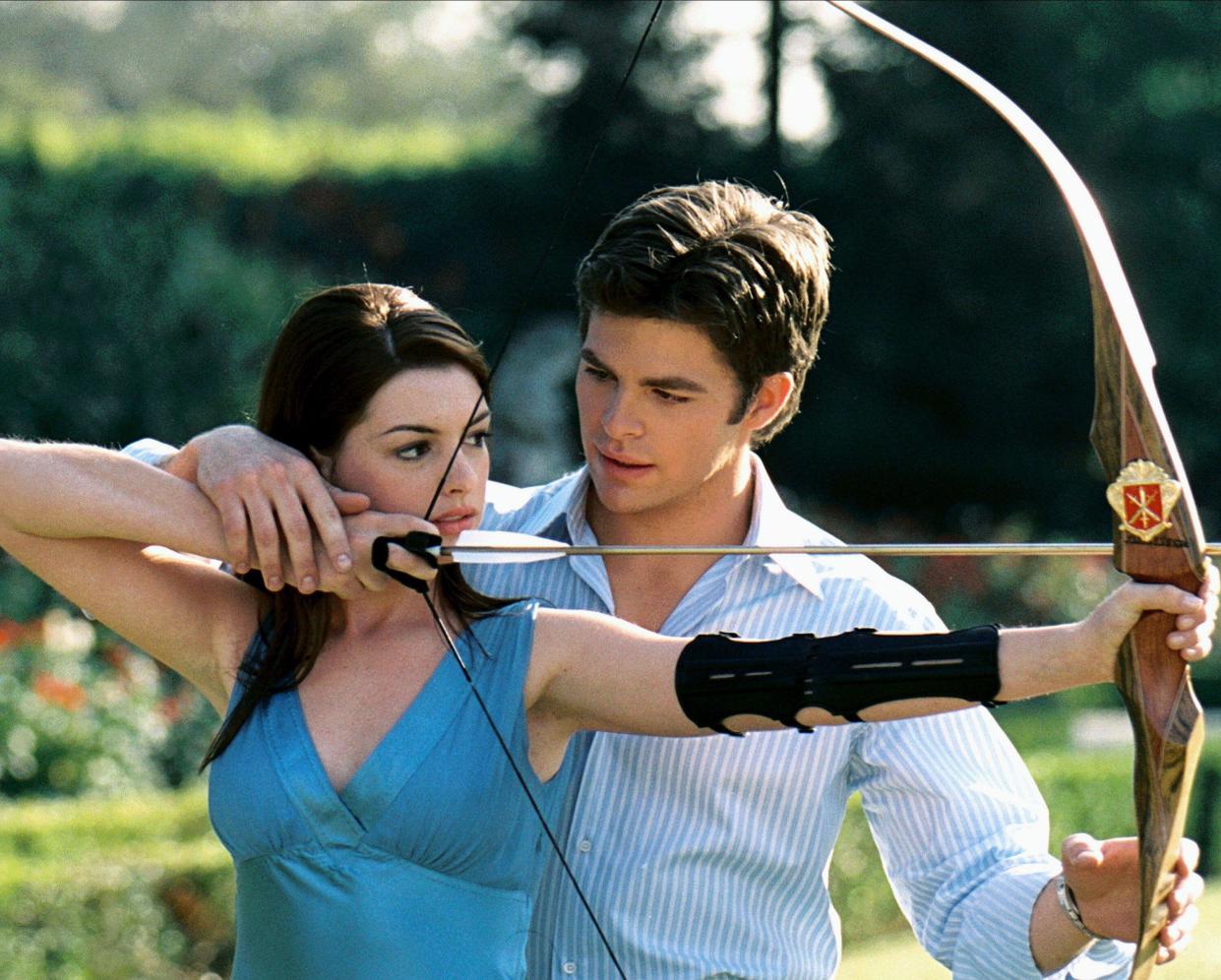 THE PRINCESS DIARIES 2: ROYAL ENGAGEMENT, ANNE HATHAWAY, CHRIS PINE, 2004