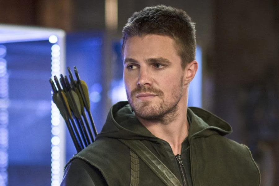 Stephen Amell es criticado por dar la espalda a SAG-AFTRA y decir que no apoya la huelga