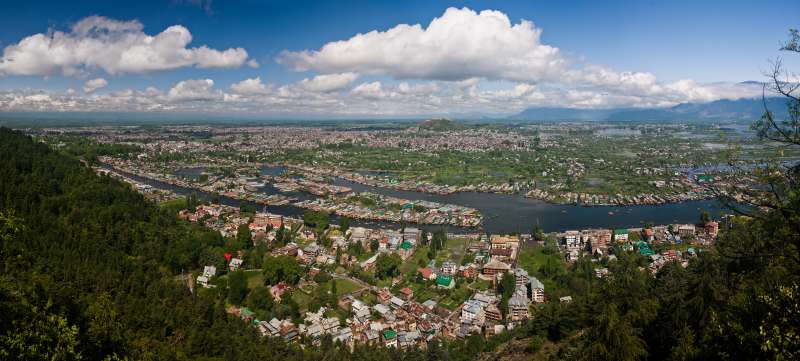 印屬喀什米爾首府斯利那加（Srinagar）（KennyOMG@Wikipedia / CC BY-SA 3.0）