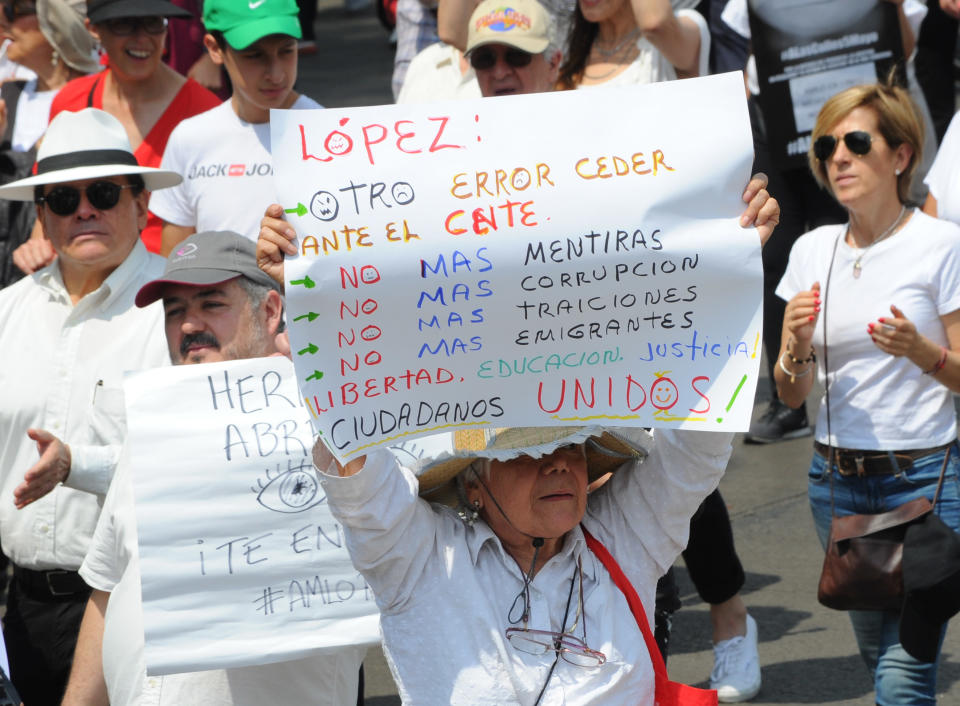 Marchan contra AMLO