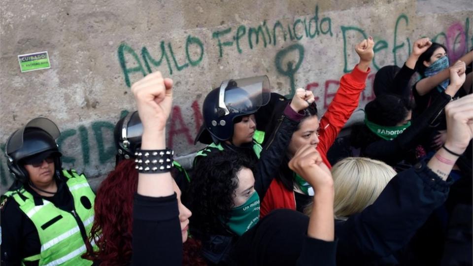 Protesta contra AMLO