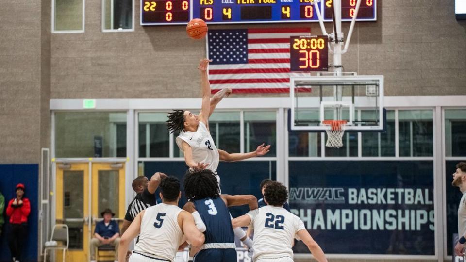 The Columbia Basin College men’s basketball team took third place in the NWAC championship tournament.