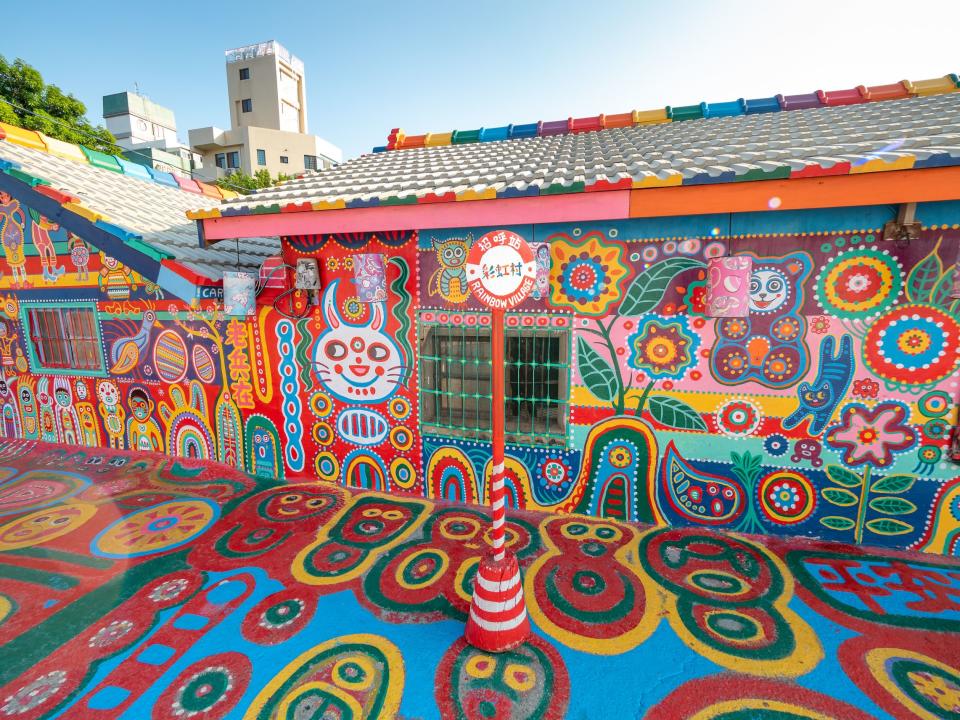 ▲台中的「彩虹眷村」被選為「全台十大IG景點」，更紅到國外。圖/getty images