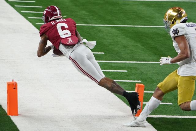 Eagles' WR DeVonta Smith wins the ESPY for Best College Athlete in Men's  Sports