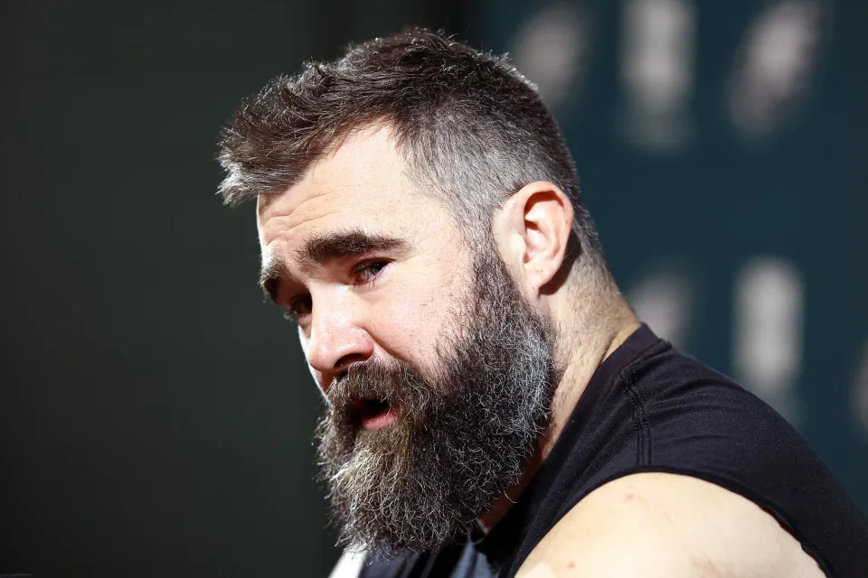 Retired Jason Kelce Looks Slim at Eagles Practice 660