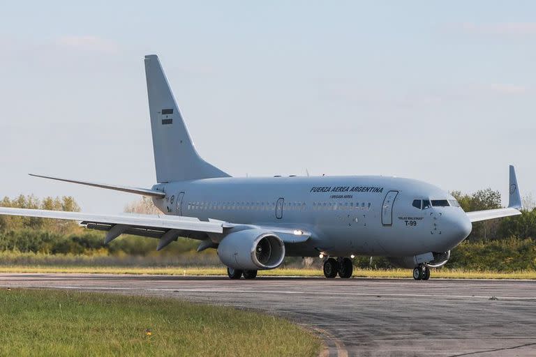 Un Boeing 737-700 de la Fuerza Aérea cubre tres vuelos diarios de Flybondi