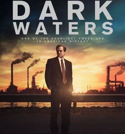 « Dark Waters » le film qui alertait déjà sur les dangers du PFOA, classé cancérogène par le Centre international de recherche sur le cancer.
